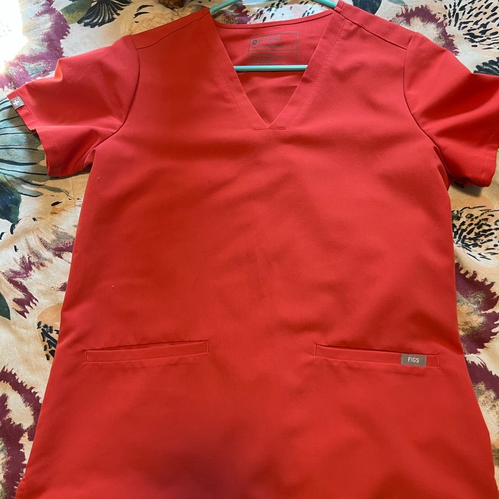 Clay Figs Casma Scrub Top